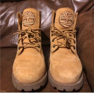 Big Tree Timberlands for women/kids Sz 6.